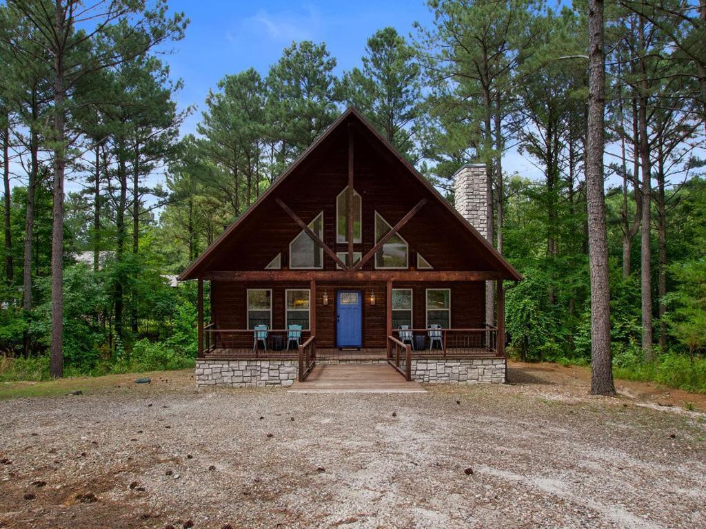 Stunning Luxury Cabin W Hot Tub And Fire Pit Holy Shiplap Is Perfect Romantic Couples Getaway Broken Bow Bagian luar foto