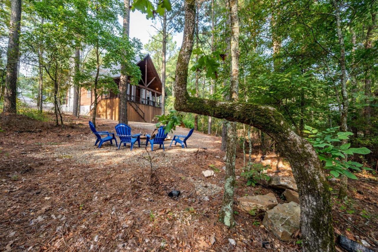 Stunning Luxury Cabin W Hot Tub And Fire Pit Holy Shiplap Is Perfect Romantic Couples Getaway Broken Bow Bagian luar foto