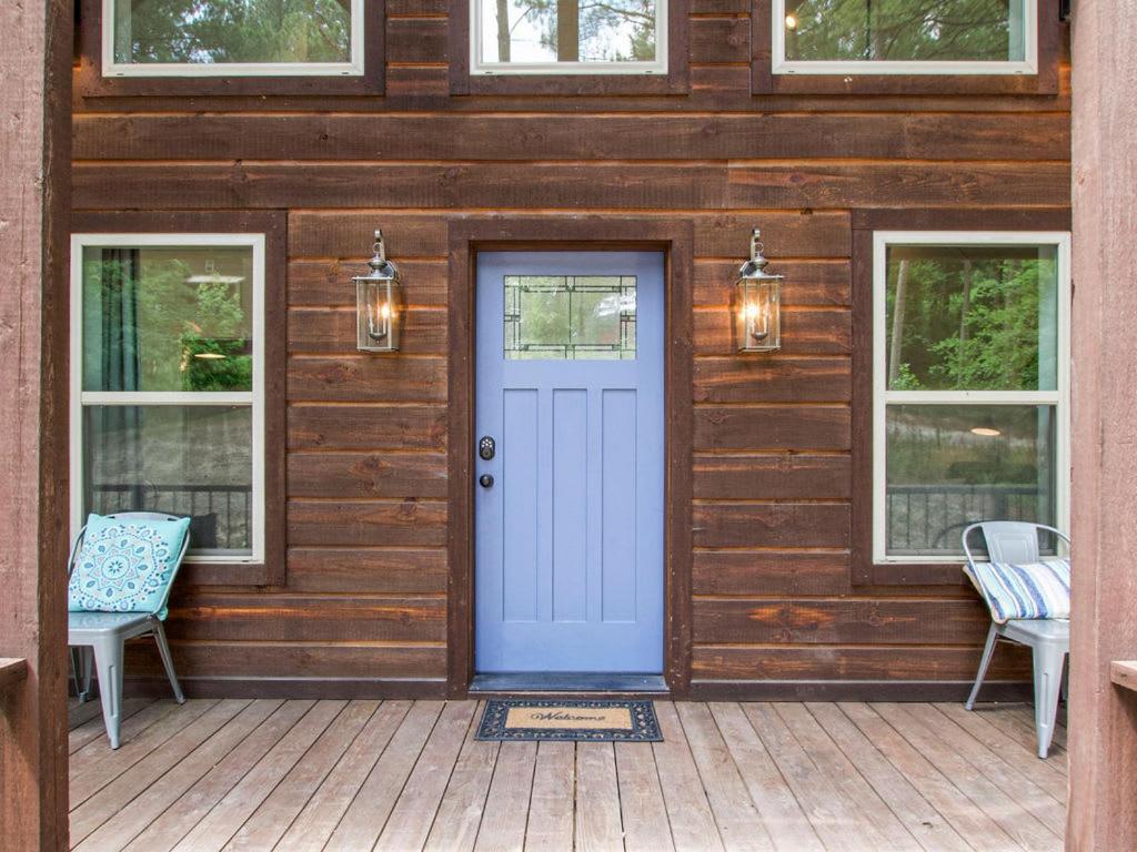 Stunning Luxury Cabin W Hot Tub And Fire Pit Holy Shiplap Is Perfect Romantic Couples Getaway Broken Bow Bagian luar foto