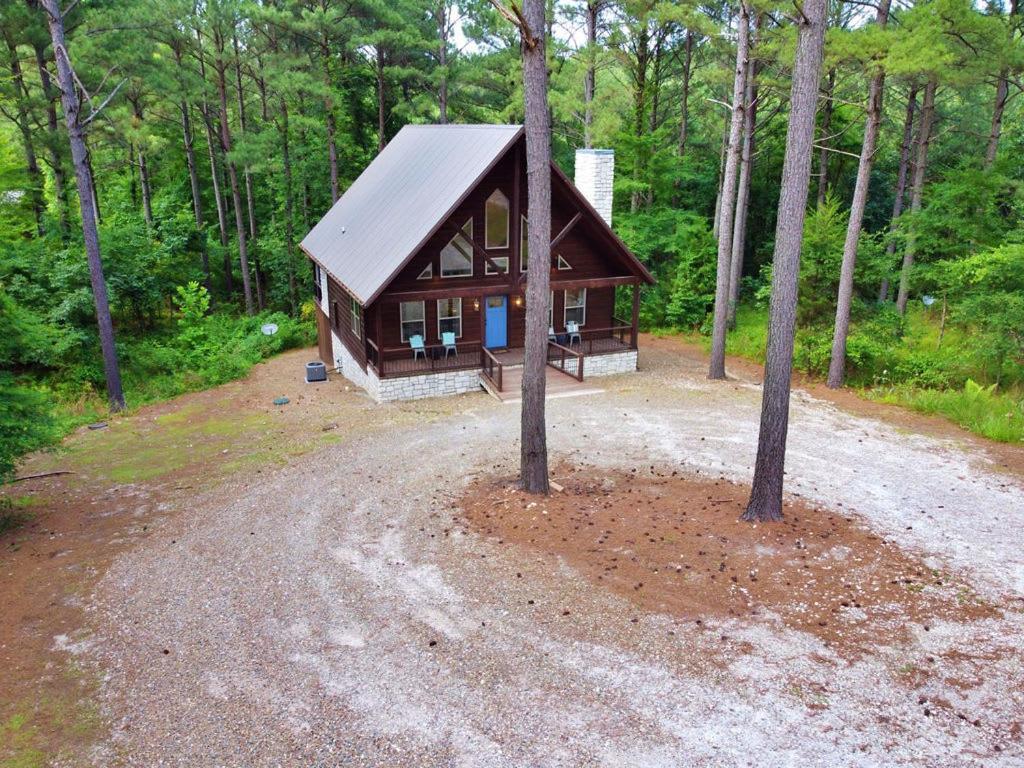 Stunning Luxury Cabin W Hot Tub And Fire Pit Holy Shiplap Is Perfect Romantic Couples Getaway Broken Bow Bagian luar foto
